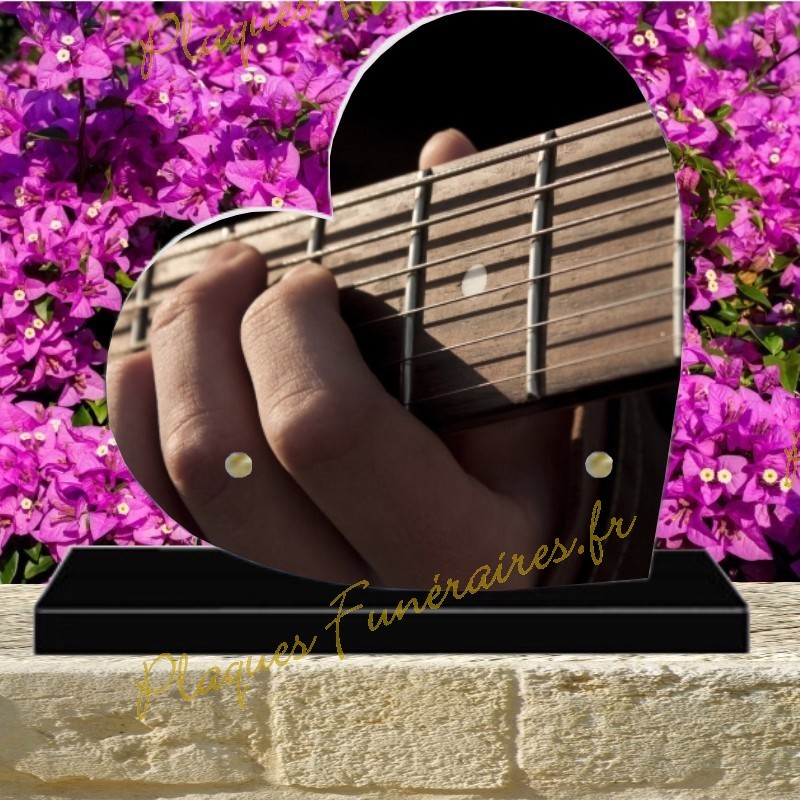 PLAQUE FUNÉRAIRE COEUR PLEXI GUITARISTE 00804 PLAQUE FUNÉRAIRE COEUR PLEXI GUITARISTE 00804